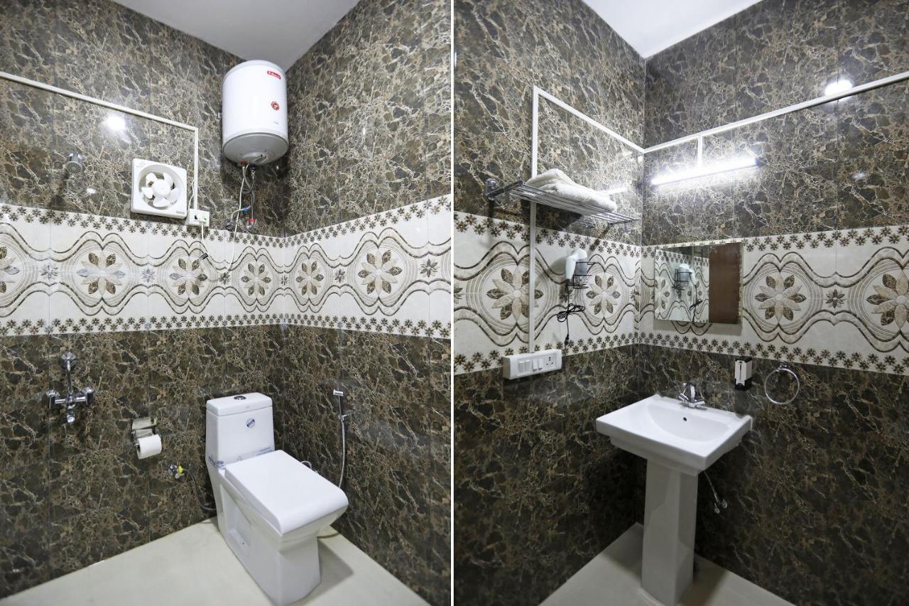 Oyo 62702 Golden Home Stay Nuova Delhi Esterno foto