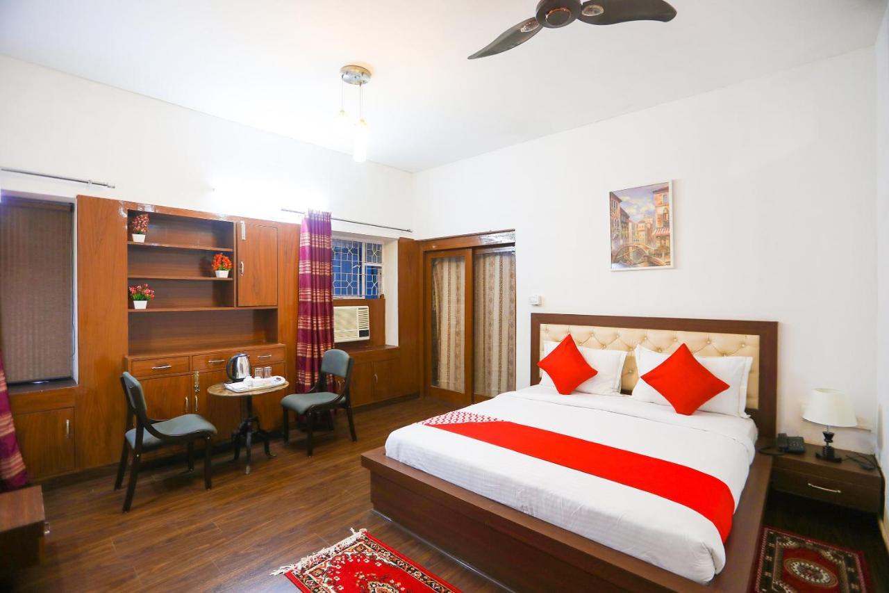 Oyo 62702 Golden Home Stay Nuova Delhi Esterno foto