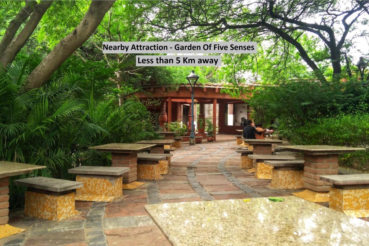 Oyo 62702 Golden Home Stay Nuova Delhi Esterno foto